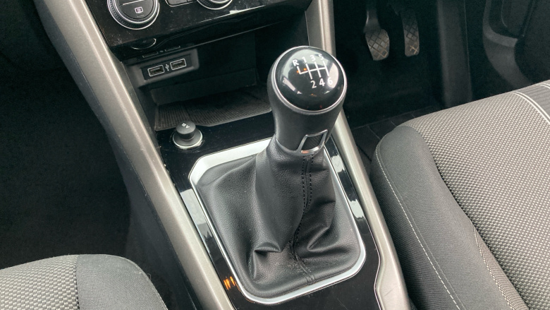 Volkswagen T-Roc 1.5 TSI EVO SE 5dr Petrol Hatchback